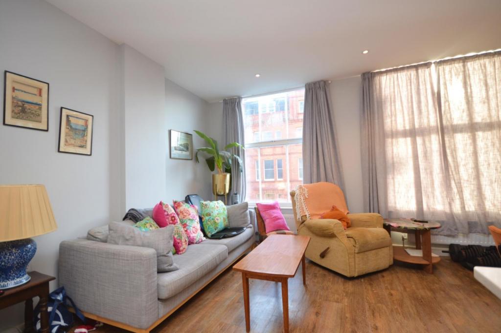 Kitchen/Living room/