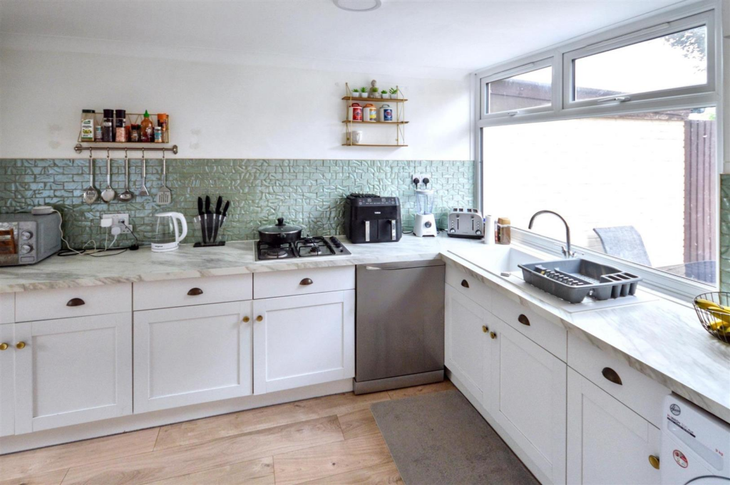 Kitchen (2).png