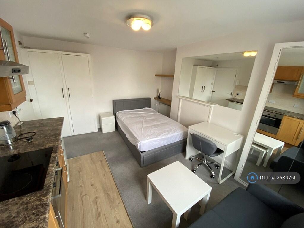 Flat 5 