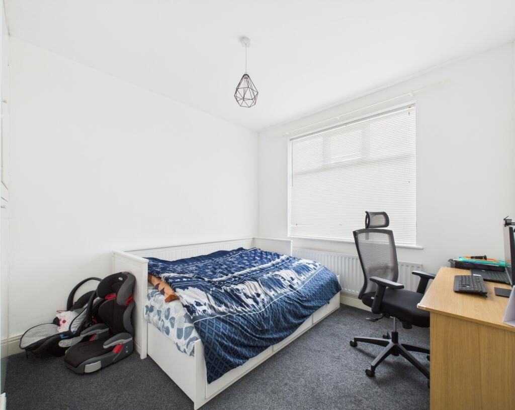 CAM02195G0-PR0068-STILL002