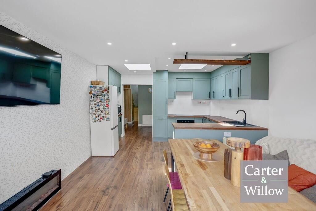 Kitchen/reception 