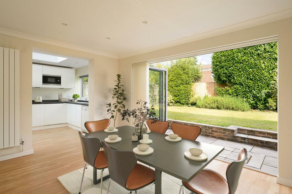 Dining room to kitchen