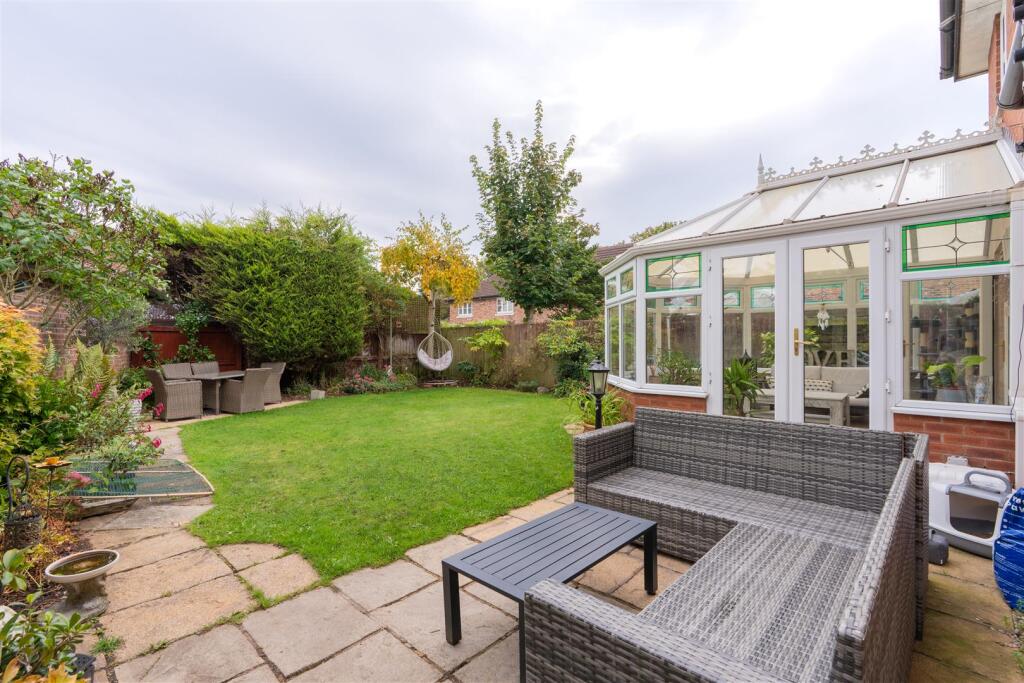 5 Abbots Mere Close-39.jpg