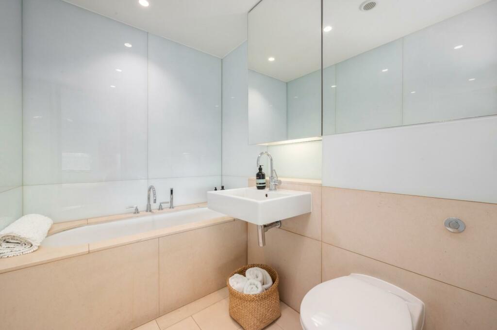 bathroom(2).jpg