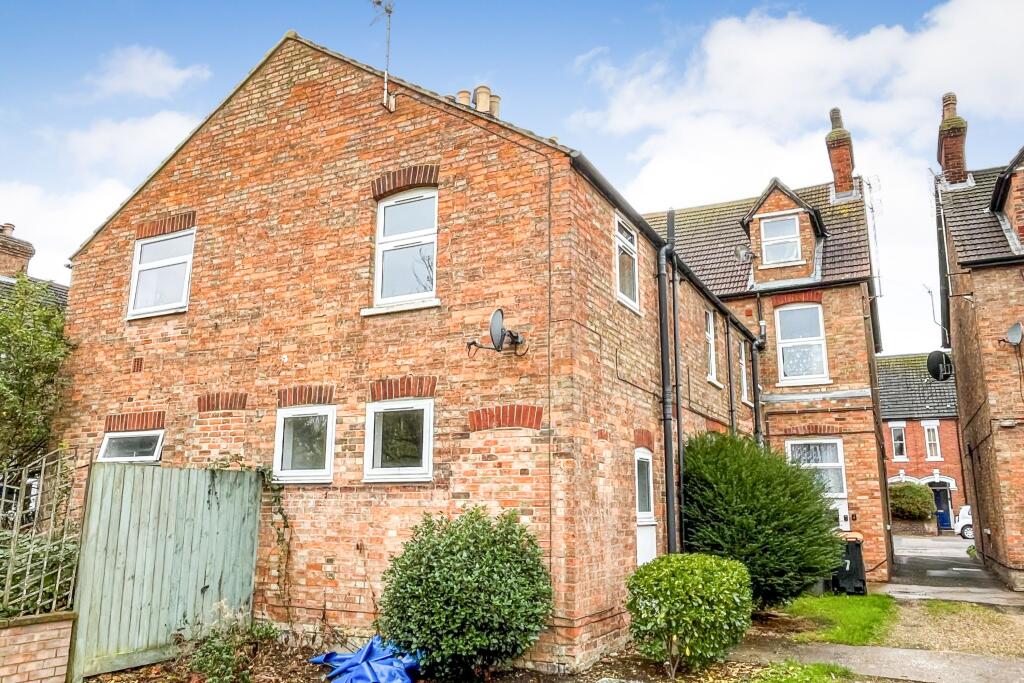 Flat 3, 7 St. Augustines Road, Bedford, Bedfordshire, MK40 2NB