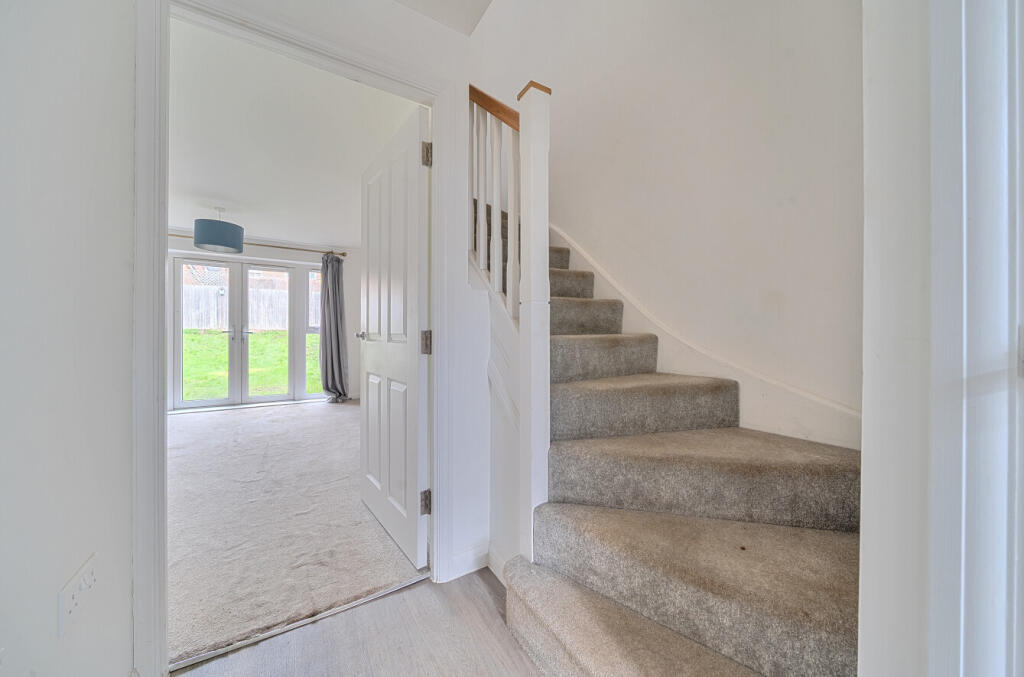 1363850-7-6908973...