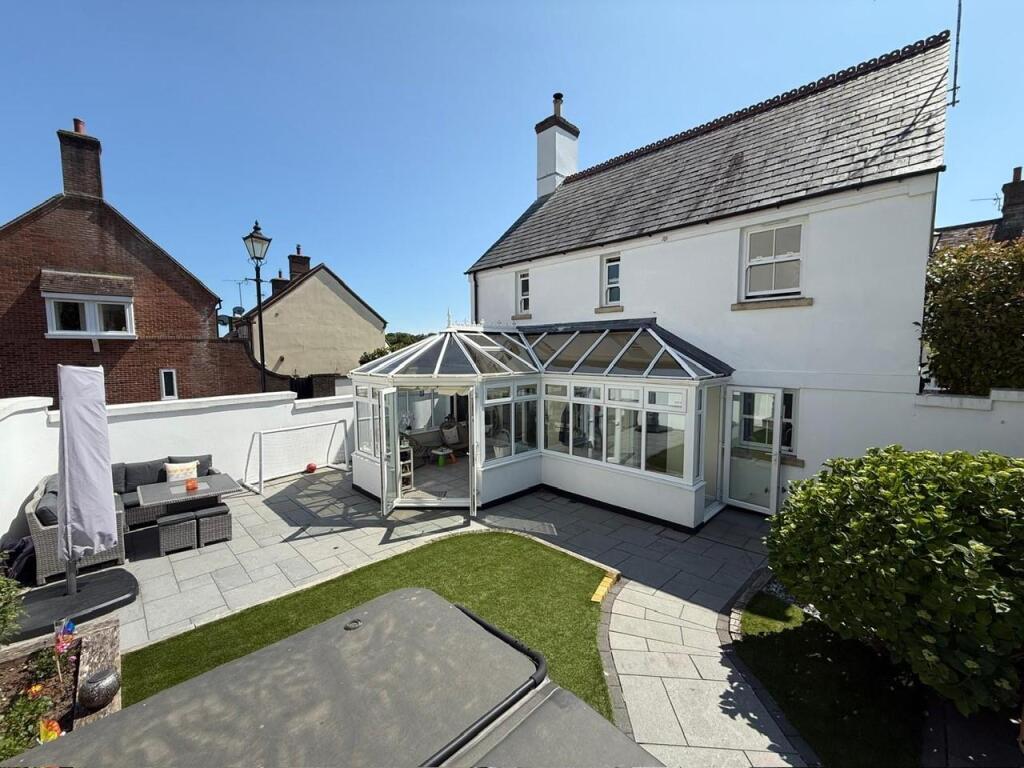 GARDEN &amp; REAR HOUSE.jpg