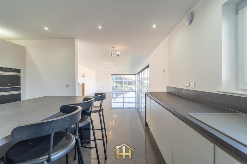 16B FALKLAND CRES DD53SQ 180325 EDIT (42 of 83).jp