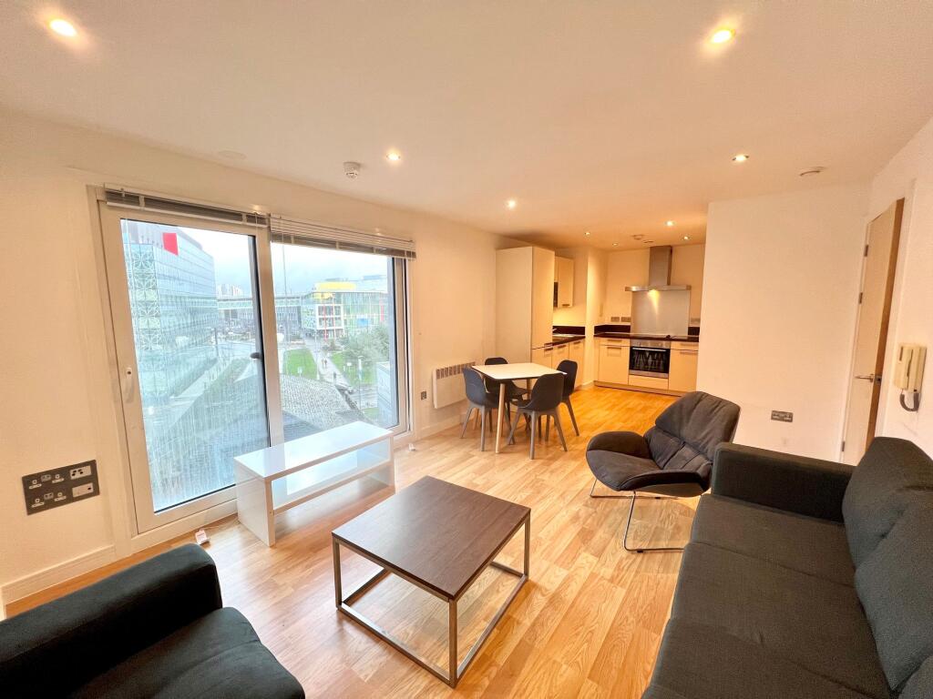 Living Room &amp; Kitchen Ares