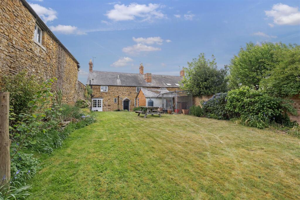 16 High Street, Bodicote-17.jpg