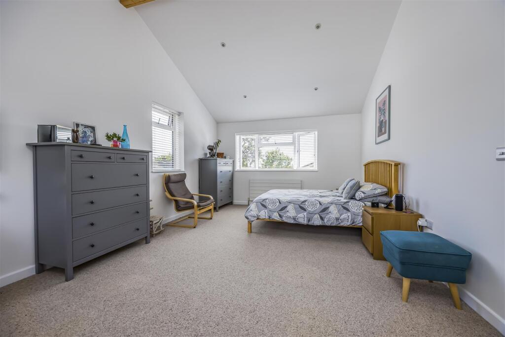 29 Wraysbury Park Drive, Emsworth-PorticoMarketing