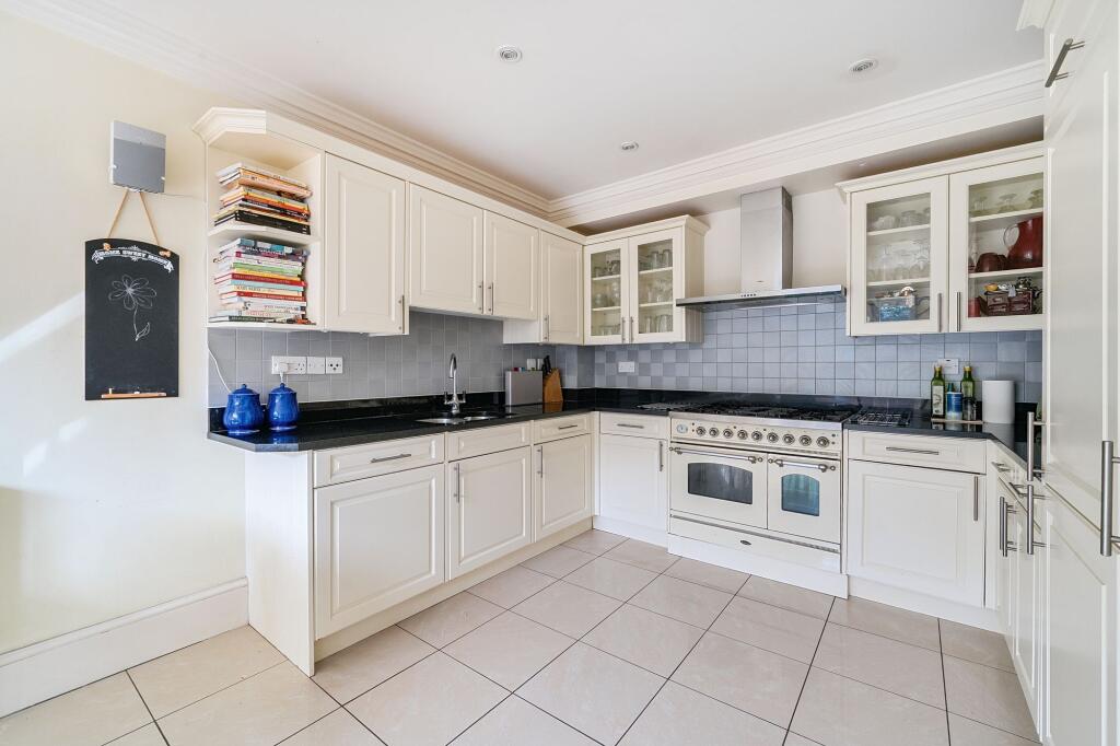 Kitchen / Breakfast Room