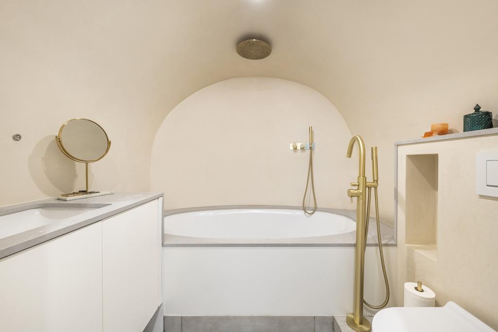 bathroom (3).jpg