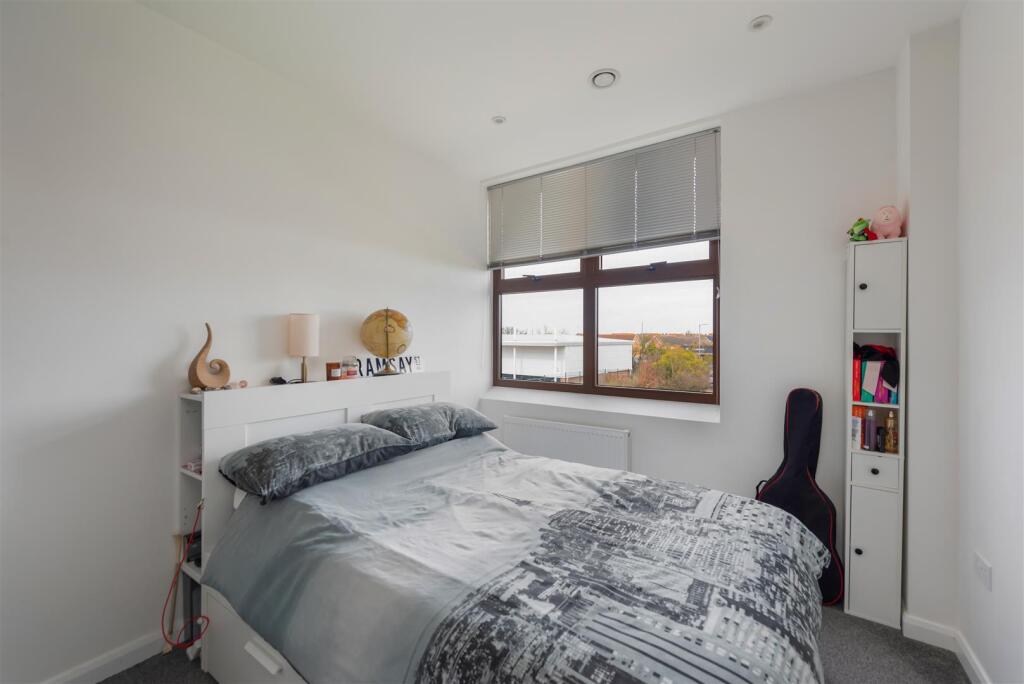 Oystergate Apartments, Wraik Hill