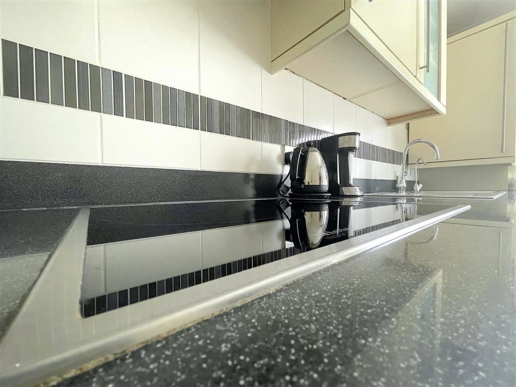 Kitchen (6).jpeg