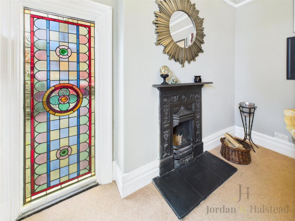 Dining Room Features
