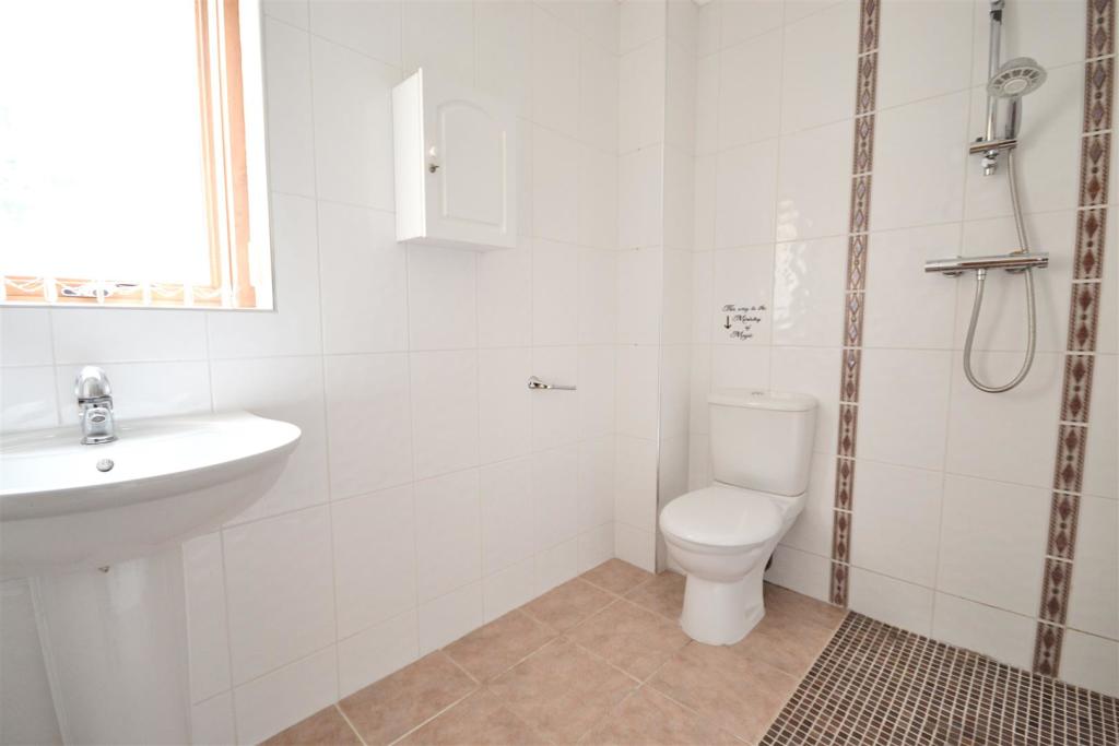 ensuite.jpeg