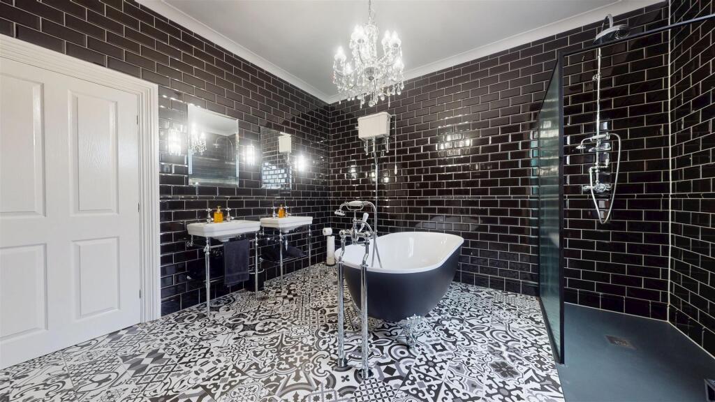 Dentons Green Lane Bathroom