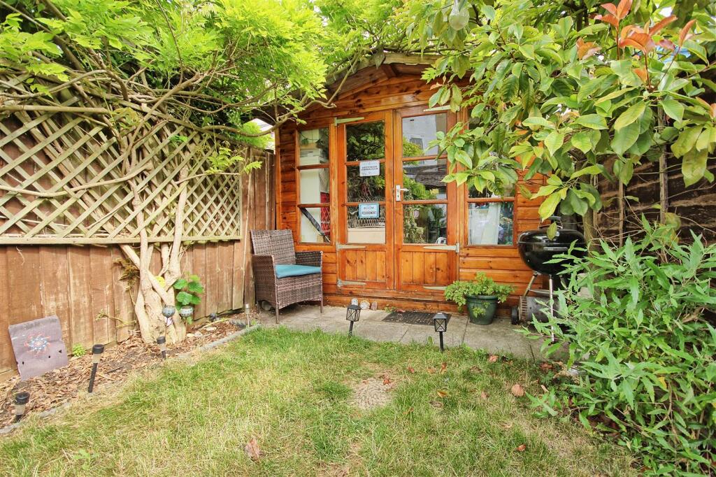 SUMMER HOUSE