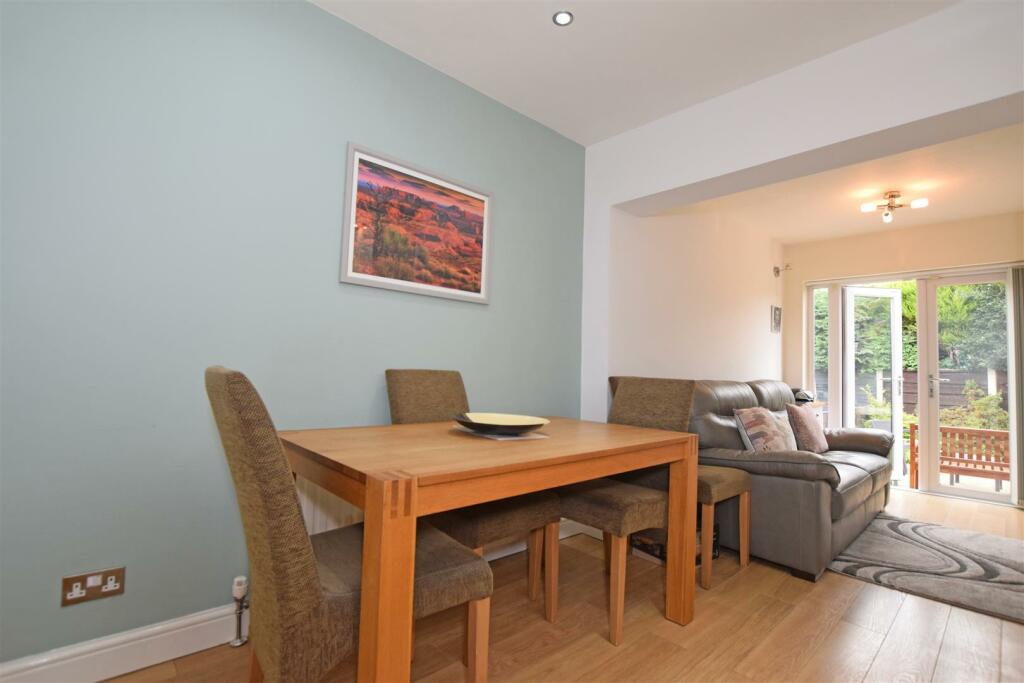 DINING AREA / SITTING ROOM