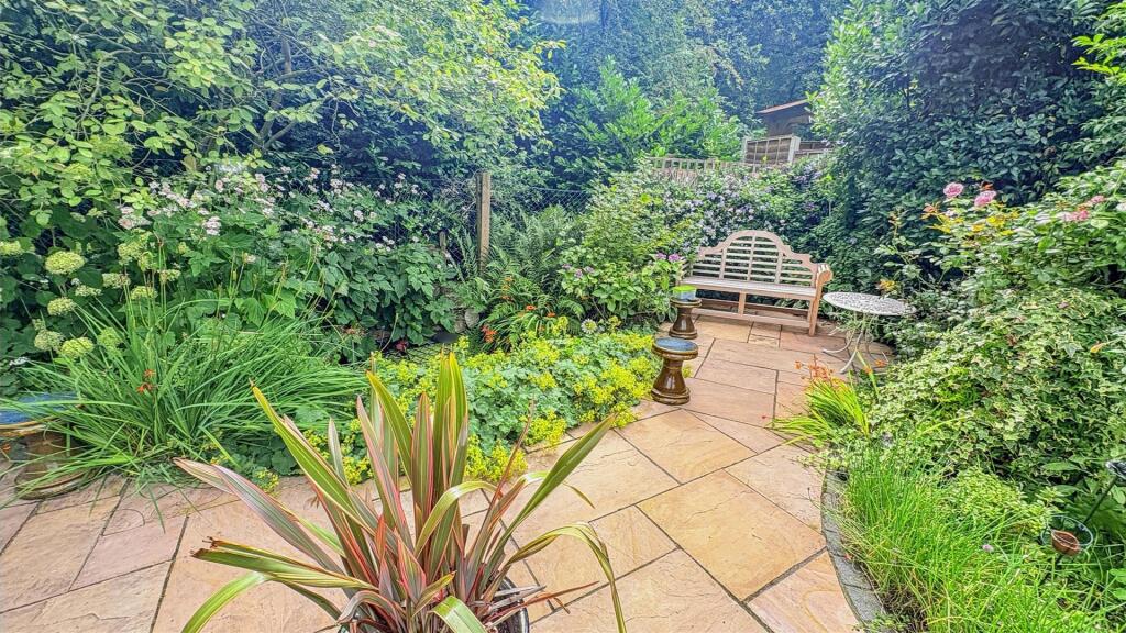 PATIO/GARDEN