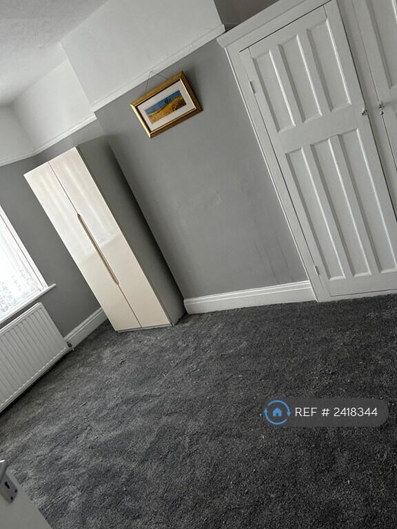 Large Bedroom 2