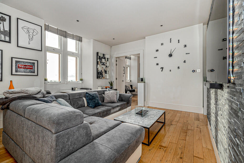 Flat22ShawHouse-1...