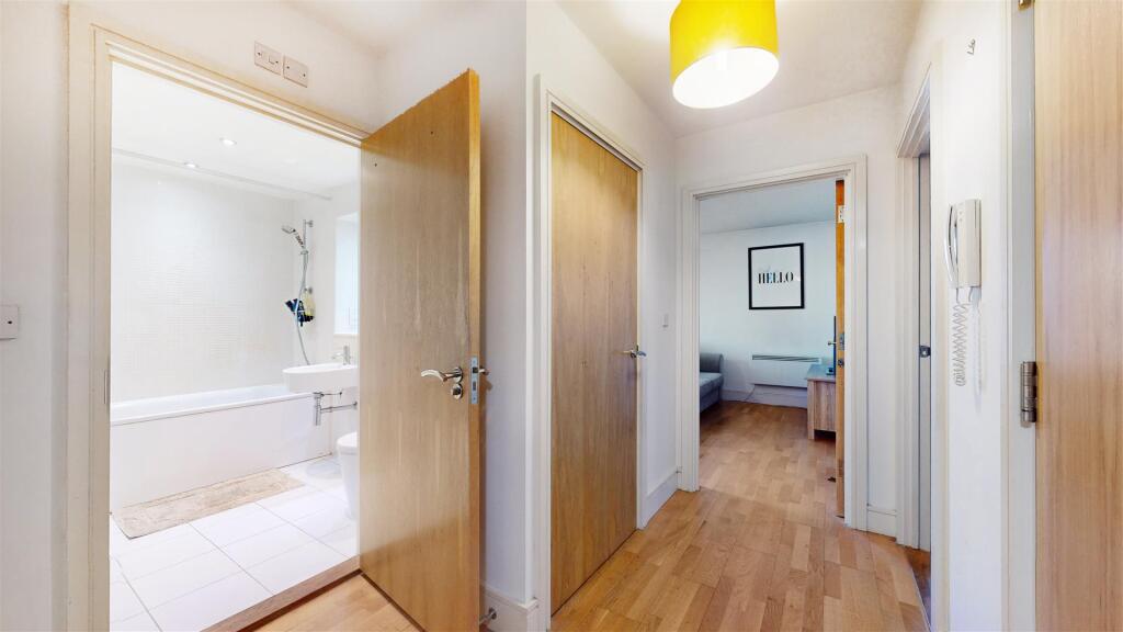 Flat 801, Wharfside Point North - 0dK6U6phKvKhlP6n