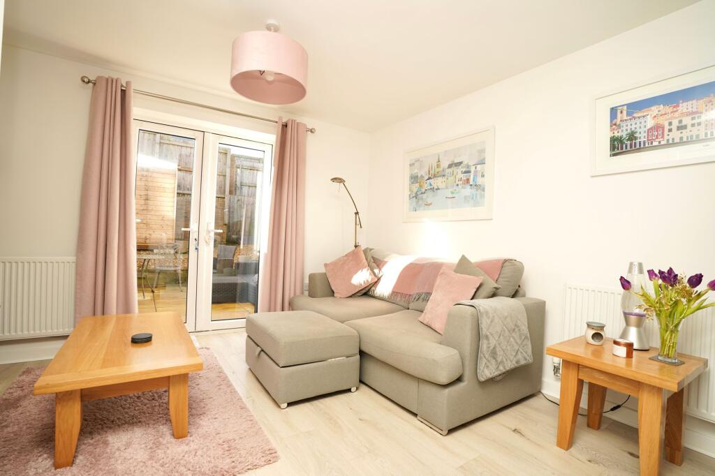 Open Plan Living Room/Kitchen