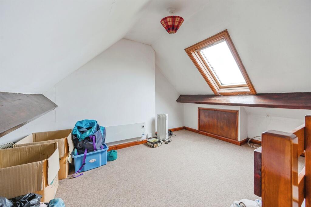 Bedroom: