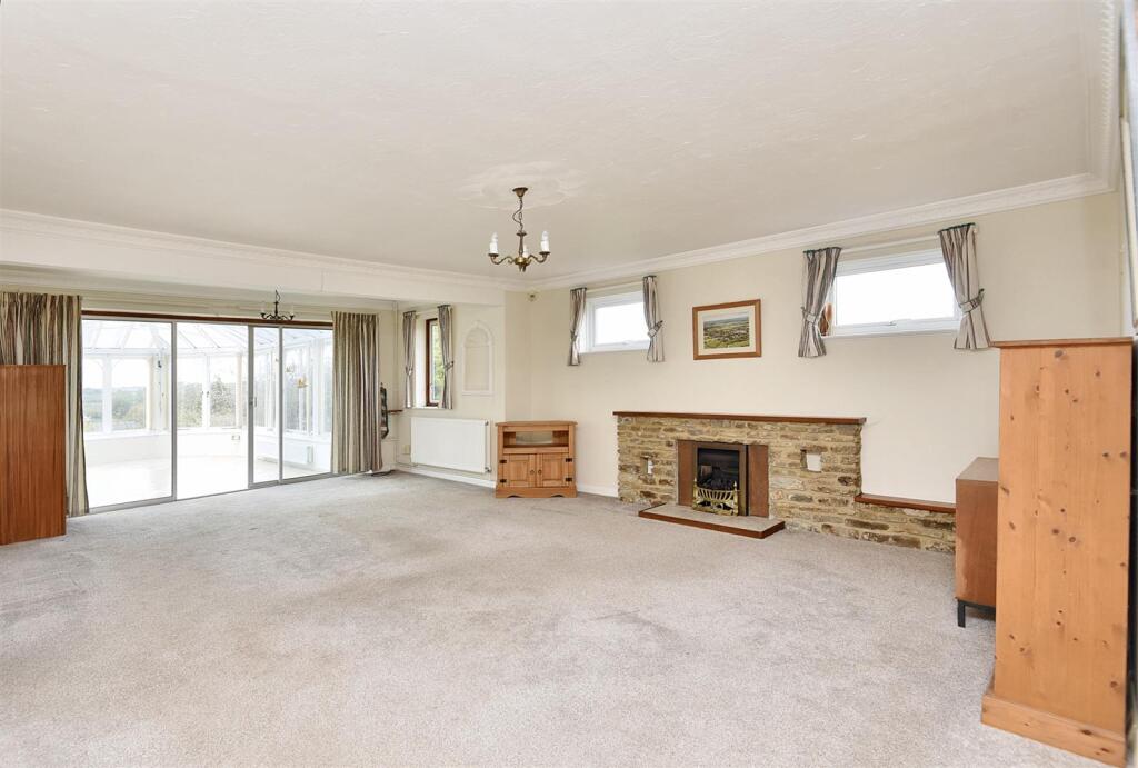 Sitting/Dining Room
