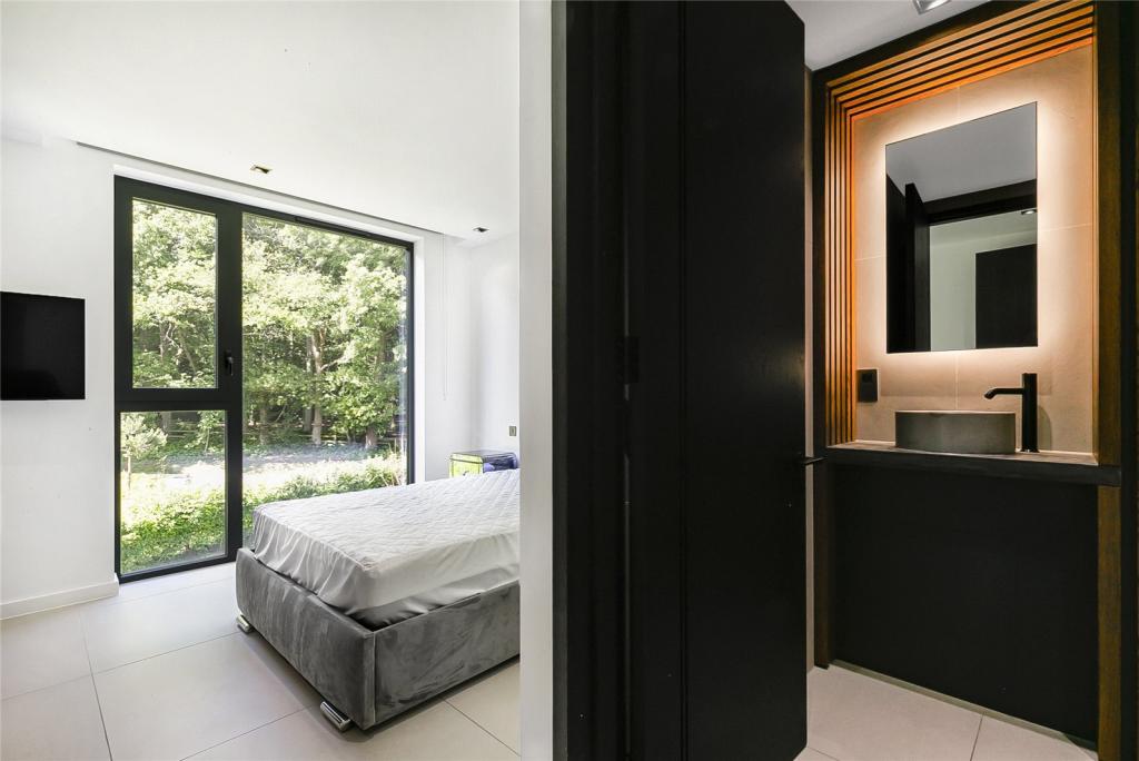 Picture No. 32
