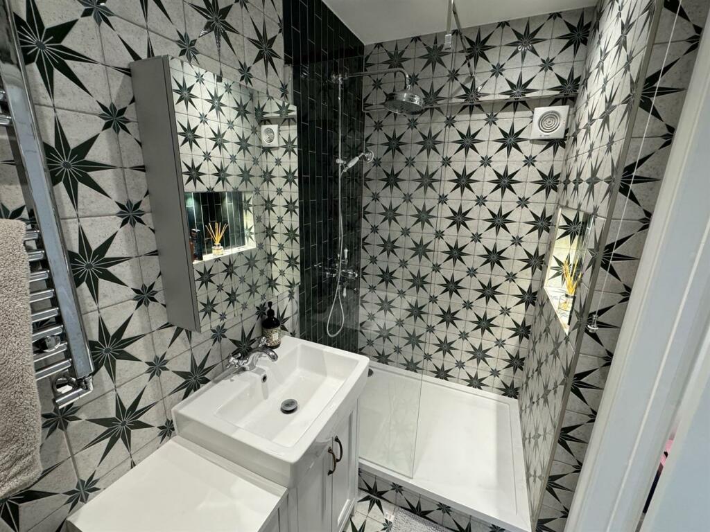 Shower Room Lge File.jpg