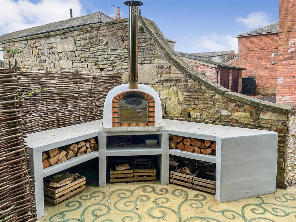 Additional Photograph of Grounds