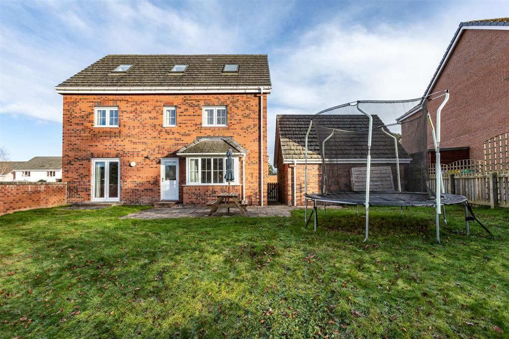 57 The Beeches Tweedbank 47.JPG