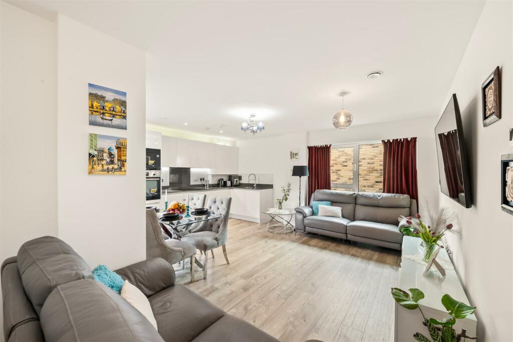Living Area/Kitchen 2