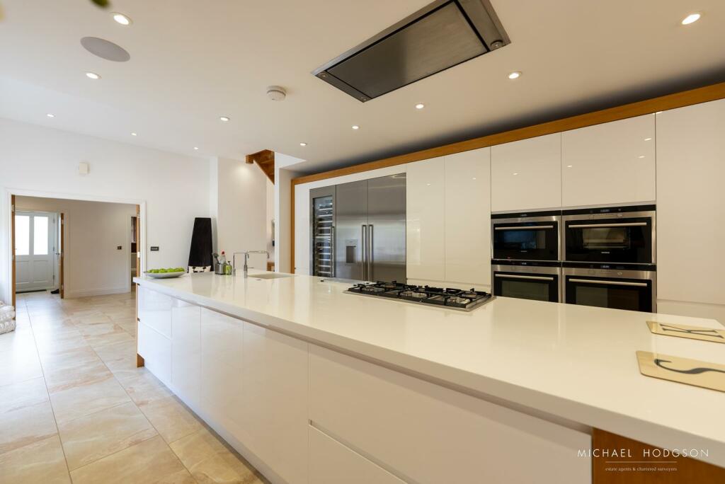 Kitchen / Casual Dining Room