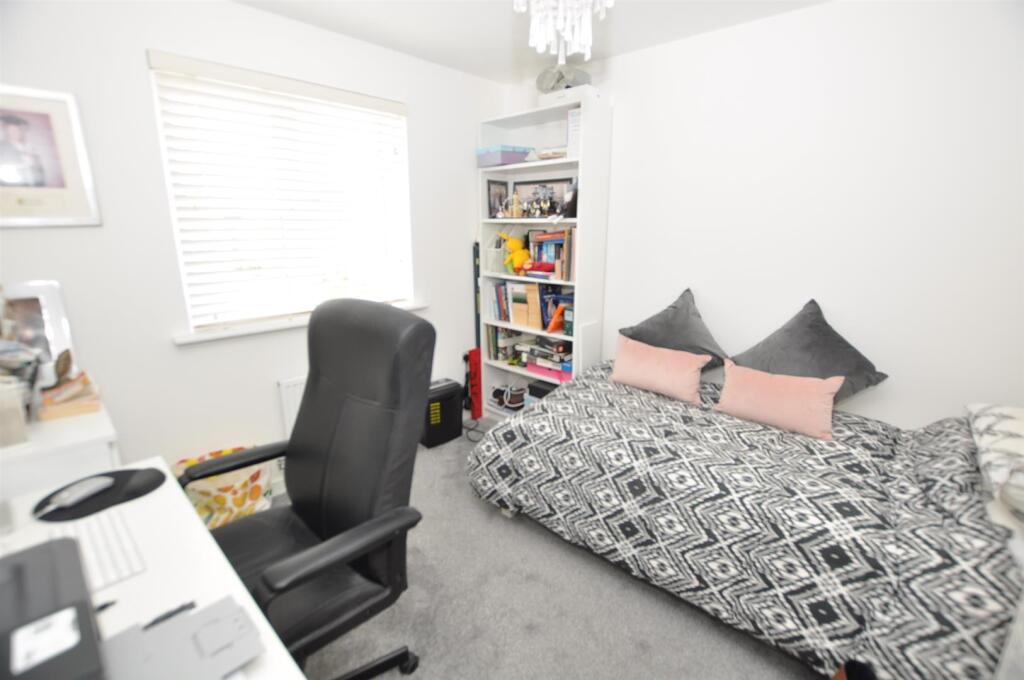 Front Bedroom 4