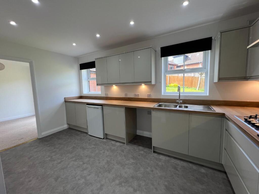 Kitchen1.JPG