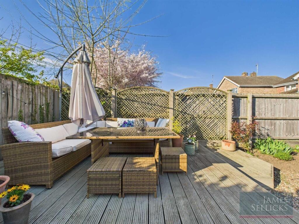 Raised Decked entertaining area