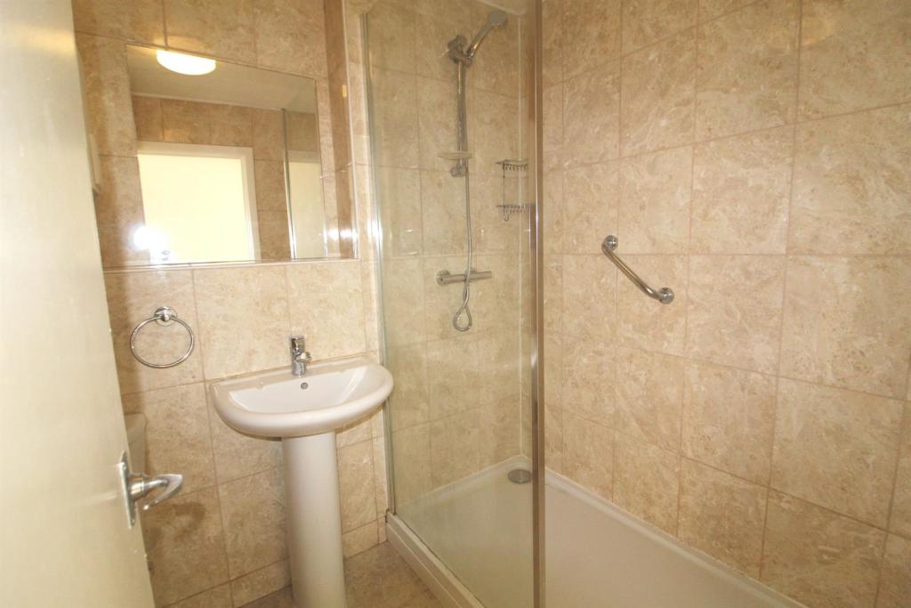 New Bathroom 1 edited.jpg