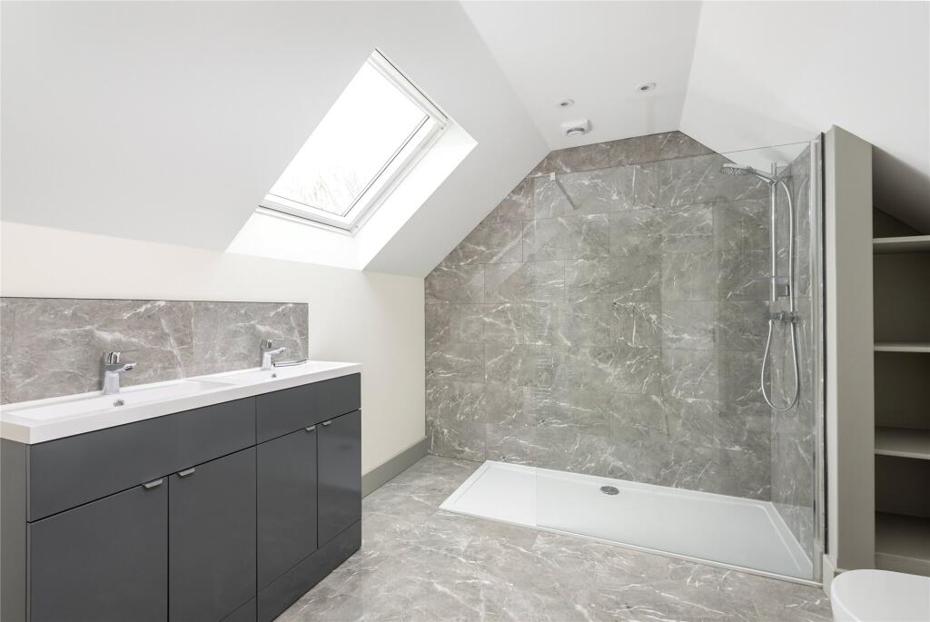 En Suite Shower Room