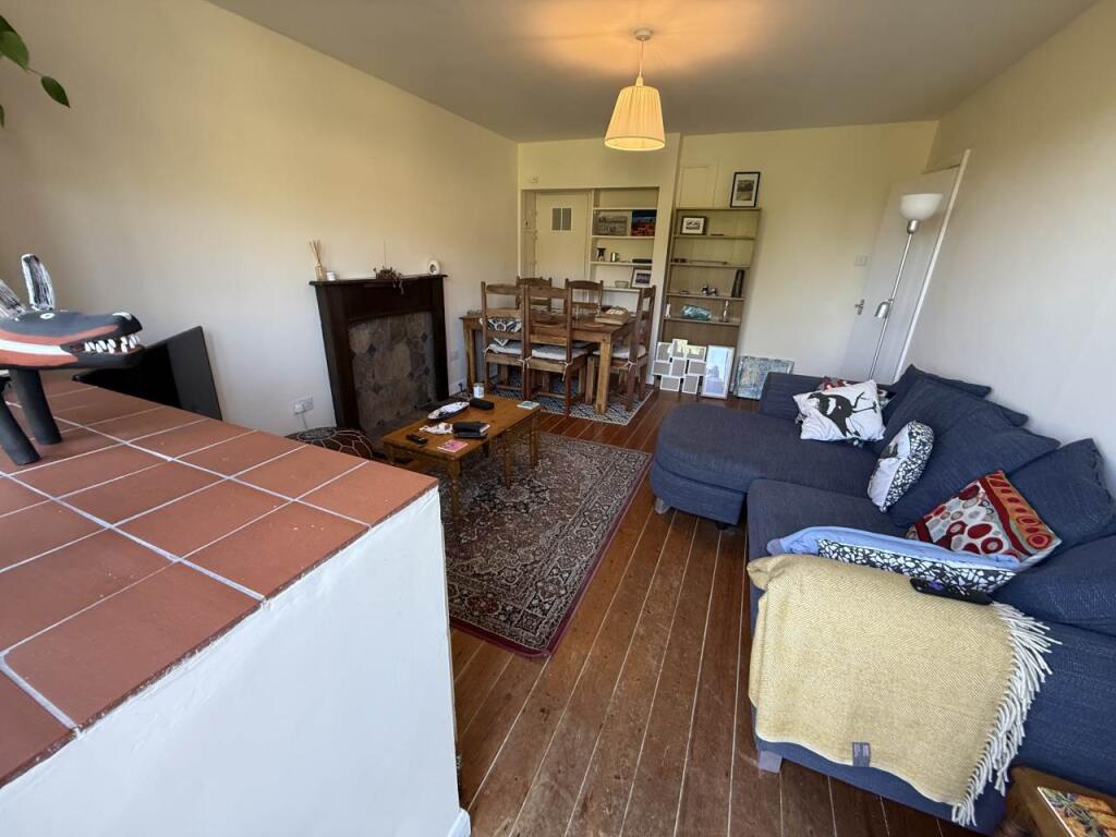 LOUNGE 2