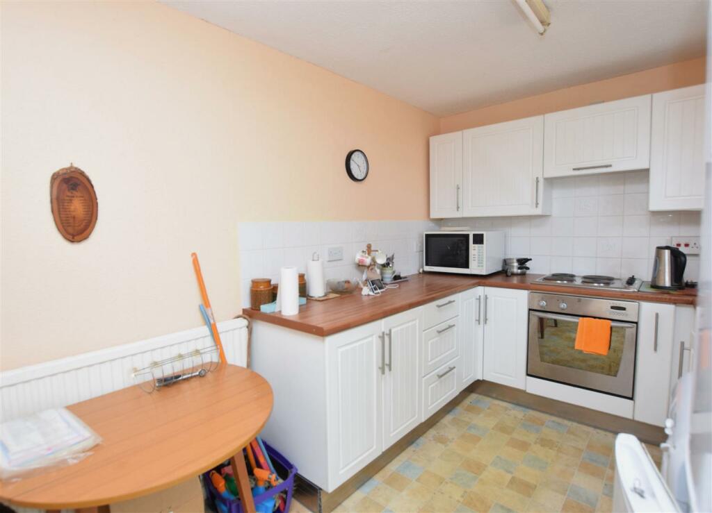 Kitchen V2.JPG