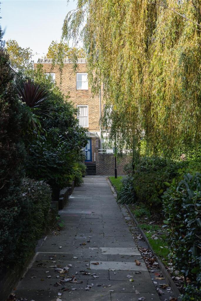 Christchurch Square E9