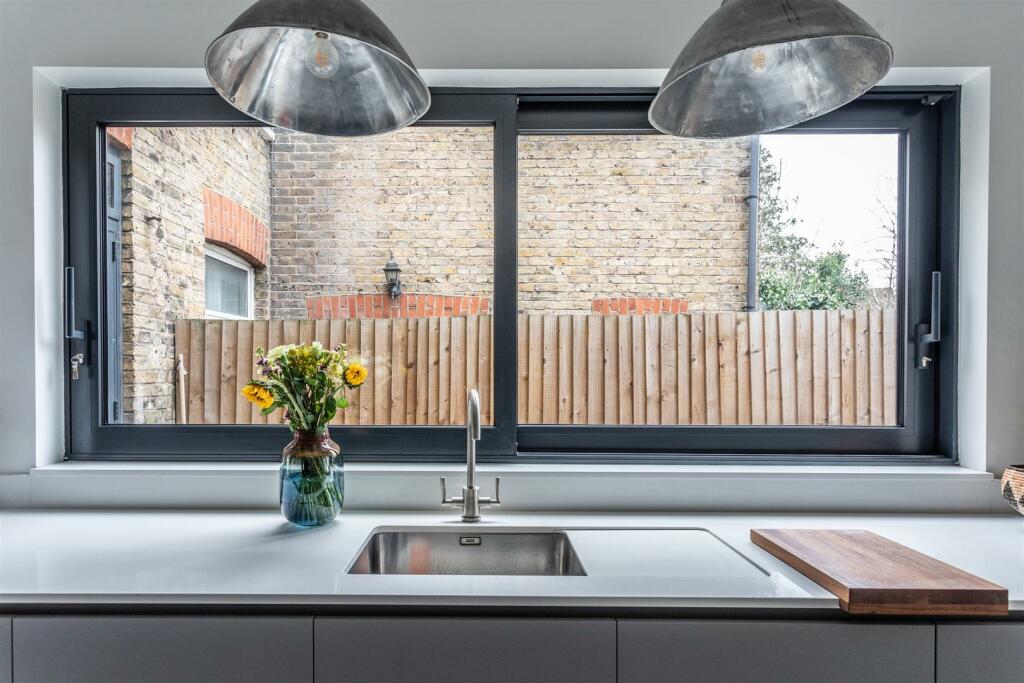 59 Fairbourne Road,-13.jpg