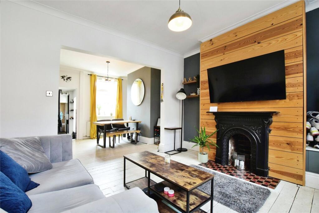 Lounge/Dining Room
