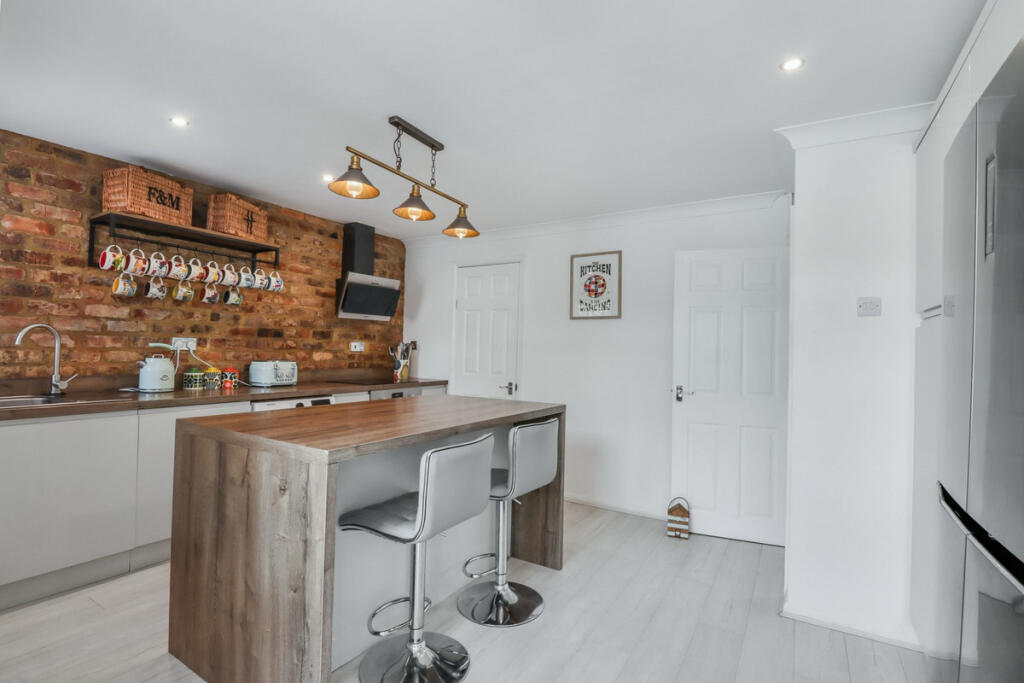 Kitchen / Breakfast Room
