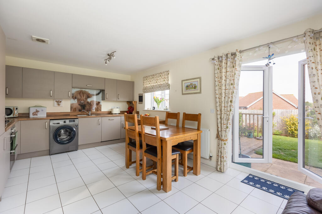 Headland Rise 16 Kitchen Diner-1