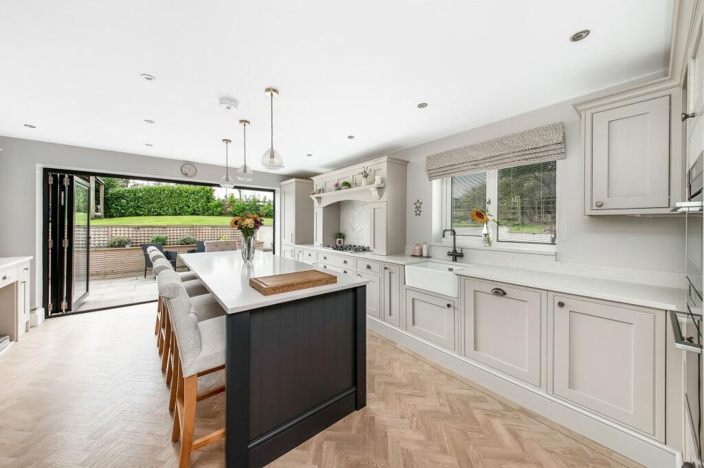 BREAKFAST KITCHEN